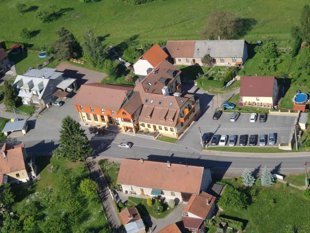 Hostinec U Hubalku Kostelec nad Orlicí Kültér fotó